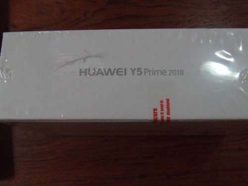 HUAWEI Y5 PRIME 2018 WITH IMPACT SCREEN PROTECTOR AND 2 FASHION INSERTS (BRAND NEW STILL WRAPPED)