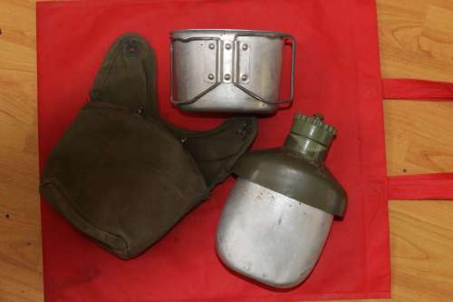 Rhodesian Army Early Issue Water Bottle, Postage out of SA R380.00 Airmail