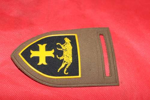 De Mist Commando Left Hand Embossed