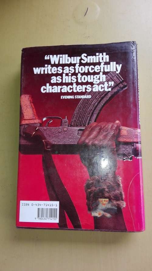 THE LEOPARD HUNTS IN DARKNESS WILBUR SMITH   ( First Edition 1984  )