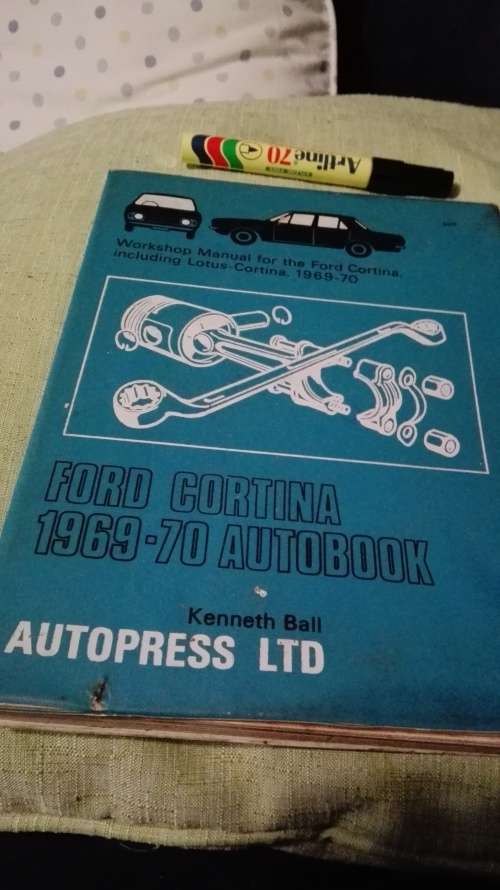 FORD CORTINA 1969 -70 AUTOBOOK KENNETH BALL AUTOPRESS LTD