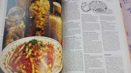 The South African Encyclopedia of FOOD & COOKERY SANNIE SMIT ; MARGARET FULTON