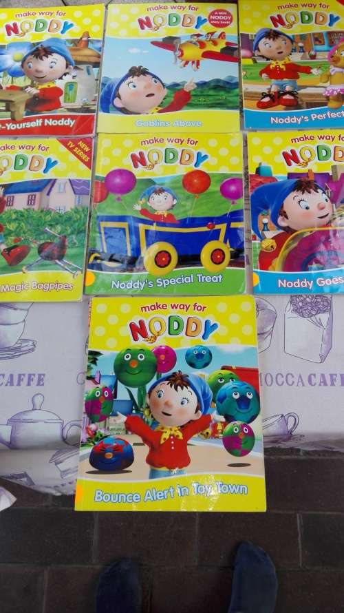 7 X  ENID BLYTON   NODDY BOOKS  ( Softcover )
