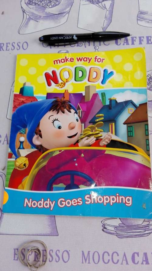 7 X  ENID BLYTON   NODDY BOOKS  ( Softcover )
