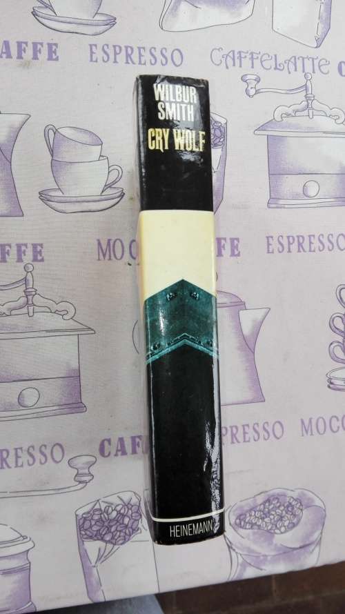 WILBUR SMITH CRY WOLF  ( FIRST PUBLISHED FIRST EDITION 1976 ) Hardcover