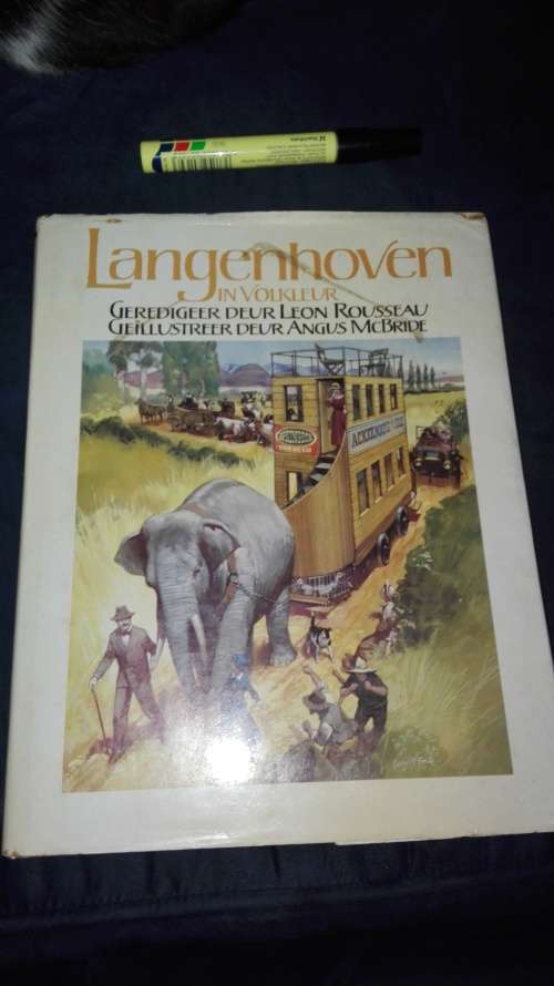 LANGENHOVEN IN VOLKLEUR GEREDIGEER Deur LEON ROUSSOUW Geillustreer Deur Angus McBride