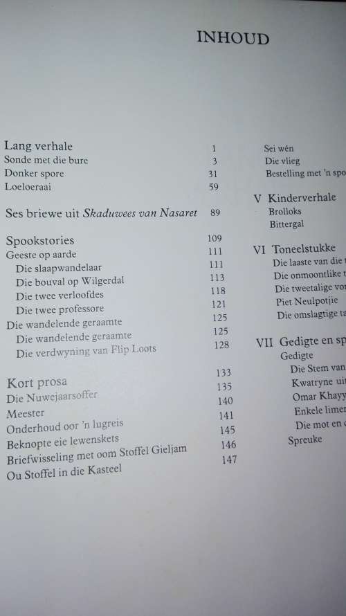 LANGENHOVEN IN VOLKLEUR GEREDIGEER Deur LEON ROUSSOUW Geillustreer Deur Angus McBride