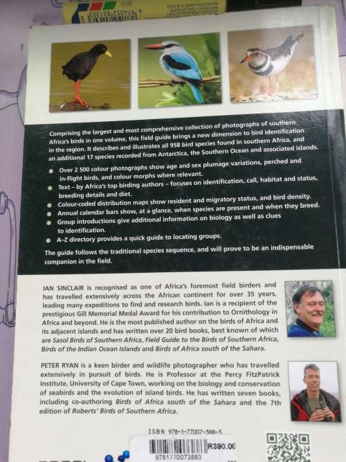 COMPLETE PHOTOGRAPHIC FIELD GUIDE TO BIRDS OF Southern Africa IAN SINCLAIR SASOL