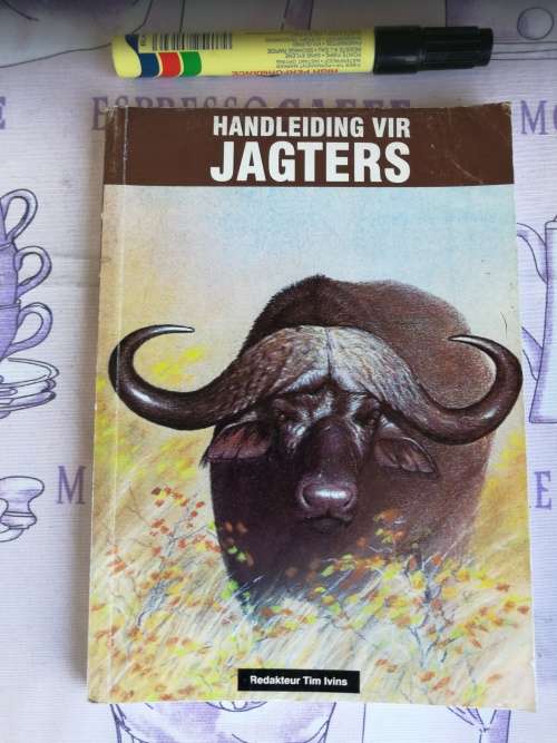 HANDLEIDING VIR JAGTERS Redakteur TIM IVINS  Eerste Uitgawe 2003