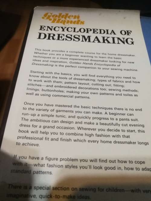 GOLDEN HANDS ENCYCLOPEDIA of DRESSMAKING  ( Course for the home dressmaker - making clothes sewing
