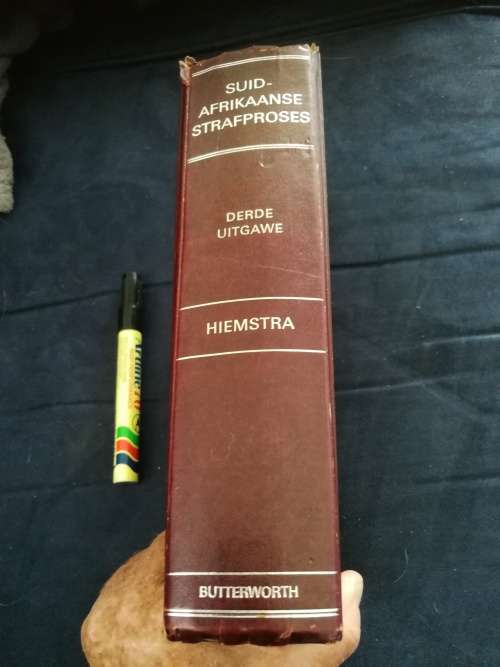 SUID AFRIKAANSE STRAFPROSES DERDE UITGAWE V G HIEMSTRA  wet ( CRIMINAL LAW )