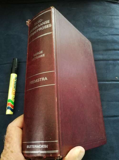 SUID AFRIKAANSE STRAFPROSES DERDE UITGAWE V G HIEMSTRA  wet ( CRIMINAL LAW )