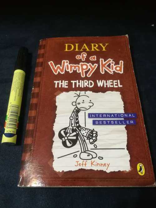 DIARY OF A WIMPY KID JEFF KINNEY - THE THIRD WHEEL