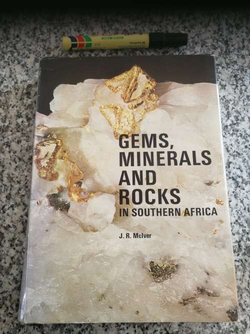 GEMS MINERALS AND ROCKS IN SOUTHERN AFRICA J R McIVER  ( Geology )