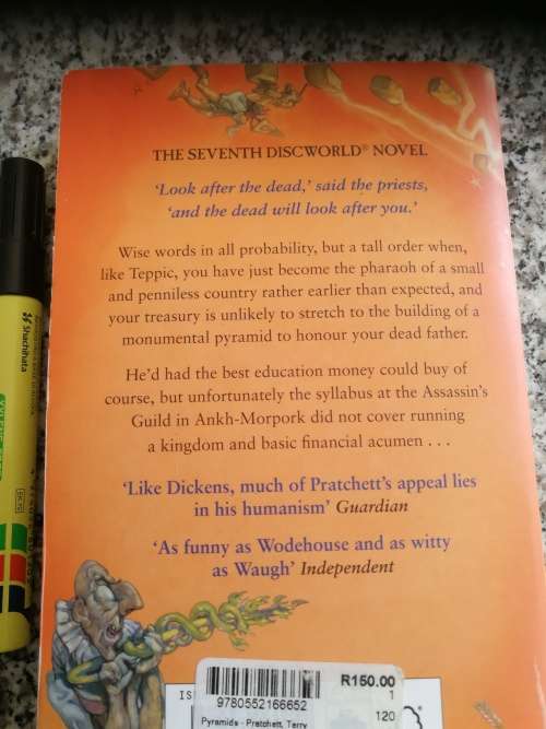 PYRAMIDS A DISCWORLD NOVEL TERRY PRATCHETT (Softcover )