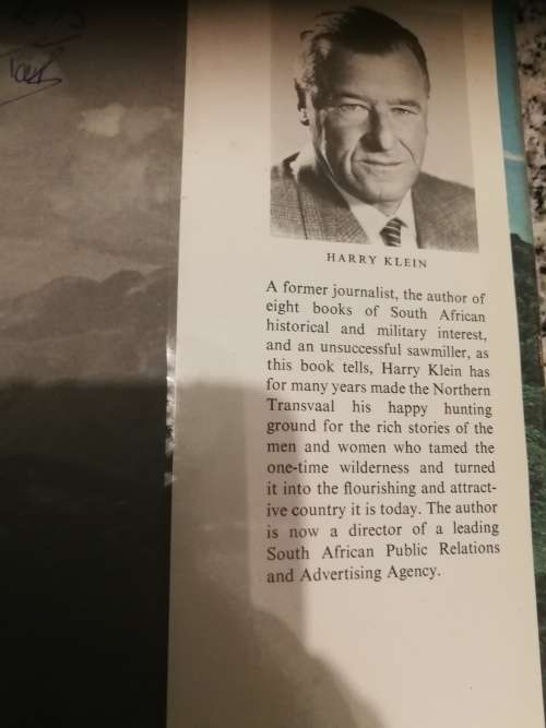 VALLEY OF THE MISTS HARRY KLEIN (  ex Library book )