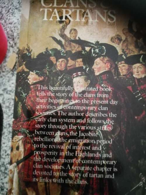 HIGHLAND CLANS & TARTANS R W MUNRO  ( Scottish Scotland  different clans and tartans  )