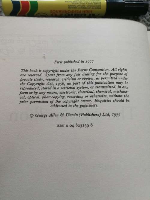 THE SILMARILLION TOLKIEN  (  Hardcover Edition First Published 1977  )