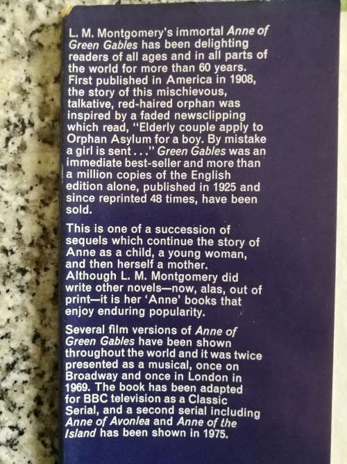 CHRONICLES OF AVONLEA L M MONTGOMERY