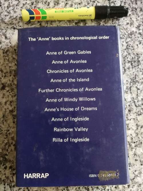 CHRONICLES OF AVONLEA L M MONTGOMERY