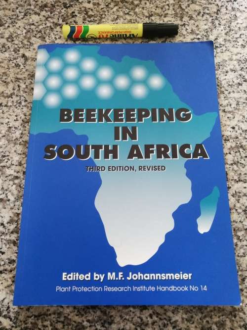 BEEKEEPING IN SOUTH AFRICA Edited M F JOHANNSMEIER Plant Protection Research Institute Bee keeping