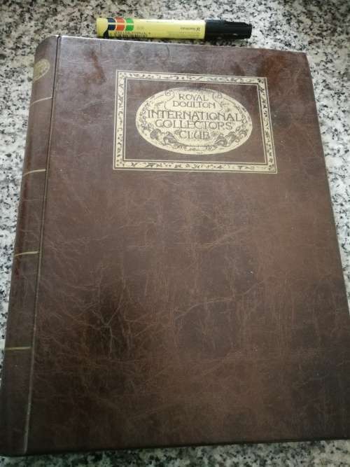 ROYAL DOULTON MAGAZINES INTERNATIONAL COLLECTORS CLUB 1980 -1983  11 in a Binder