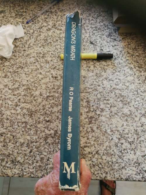 DRAGON`S WRATH DRAKENSBERG CLIMBS ACCIDENTS & RESCUES R O PEARSE ( Mountains )