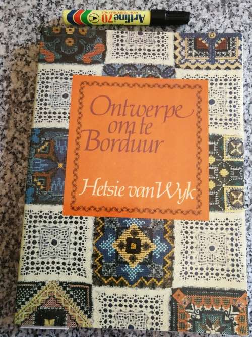 ONTWERPE OM TE BORDUUR HETSIE van Wyk van 220 Bladsye Afrikaans