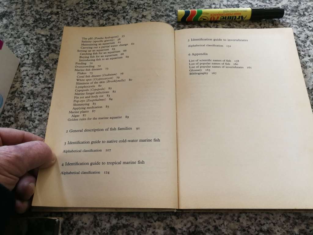 A MARINE AQUARIUM FOR SOUTH AFRICANS ARTHUR BELCHER Do it yourself  ( biology sea