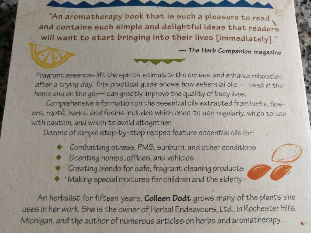 THE ESSENTIAL OILS BOOK Creating Personal Blends for Mind & Body COLLEEN K DODT  medicinal