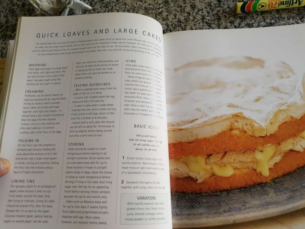 SNOWFLAKE FLOUR BAKING BOOK TOO FRESH TO FLOP HEILIE PIENAAR   breads cakes rusks biscuits cooking