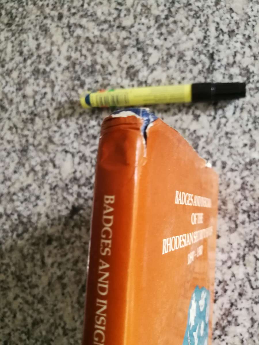 RHODESIAN SECURITY FORCES BADGES AND INSIGNIA 1890 - 1980 A J ARNIEL (  uniforms excluding clothing