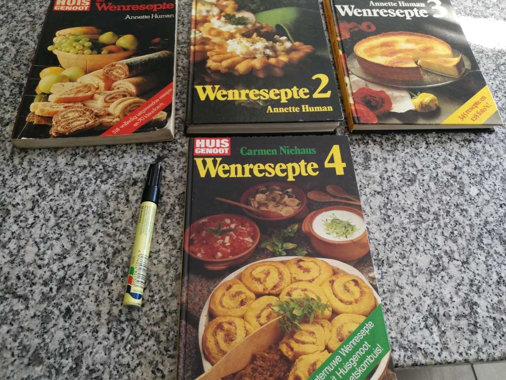 HUISGENOOT WENRESEPTE Boeke 1 tot 4 ( Vier Koekboeke Resete CARMEN NIEHAUS ANNETTE HUMAN )