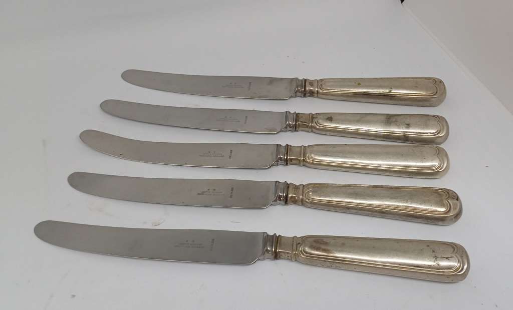 Five tableknives