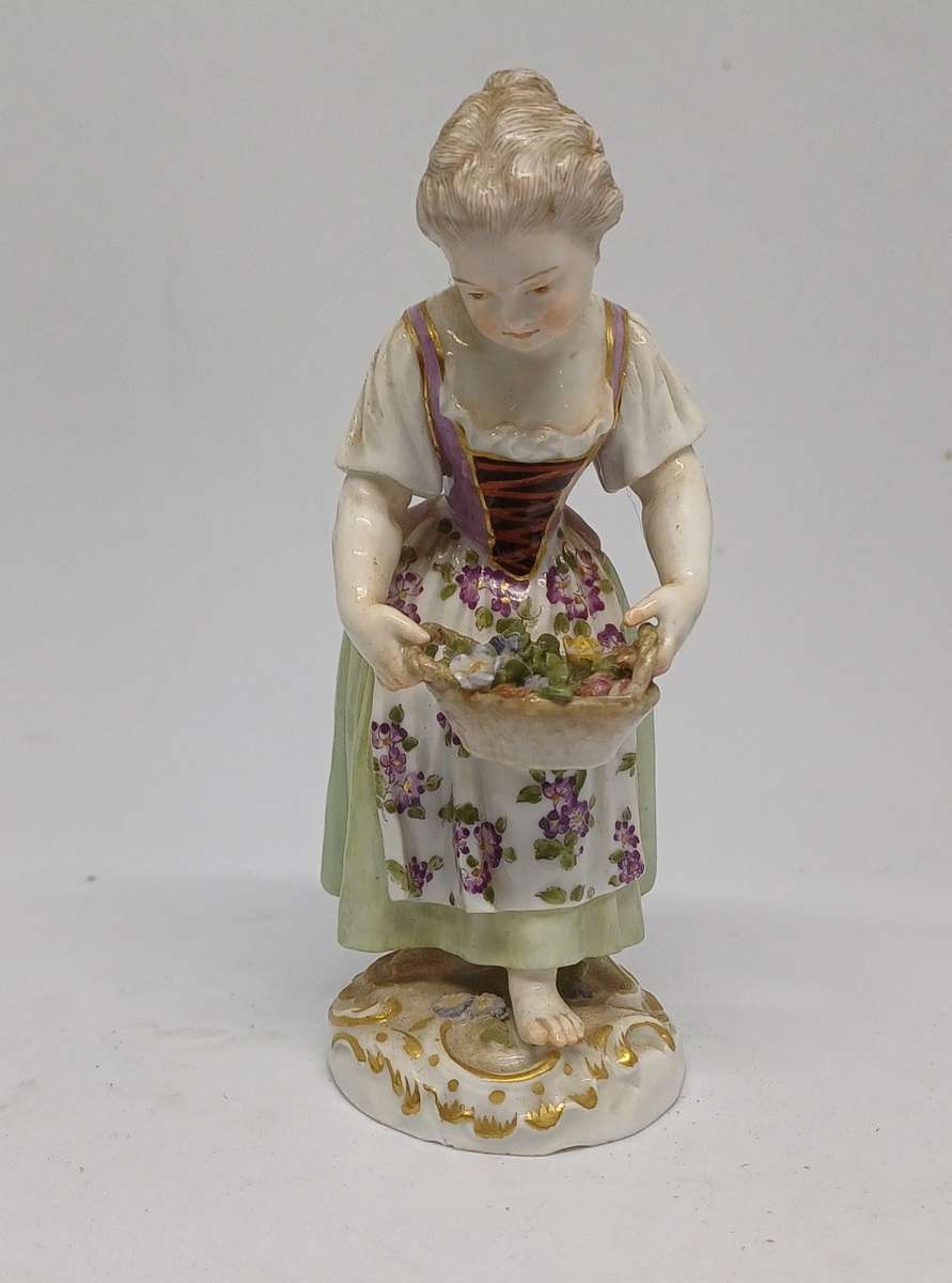 PORCELAIN MEISSEN FIGURINE