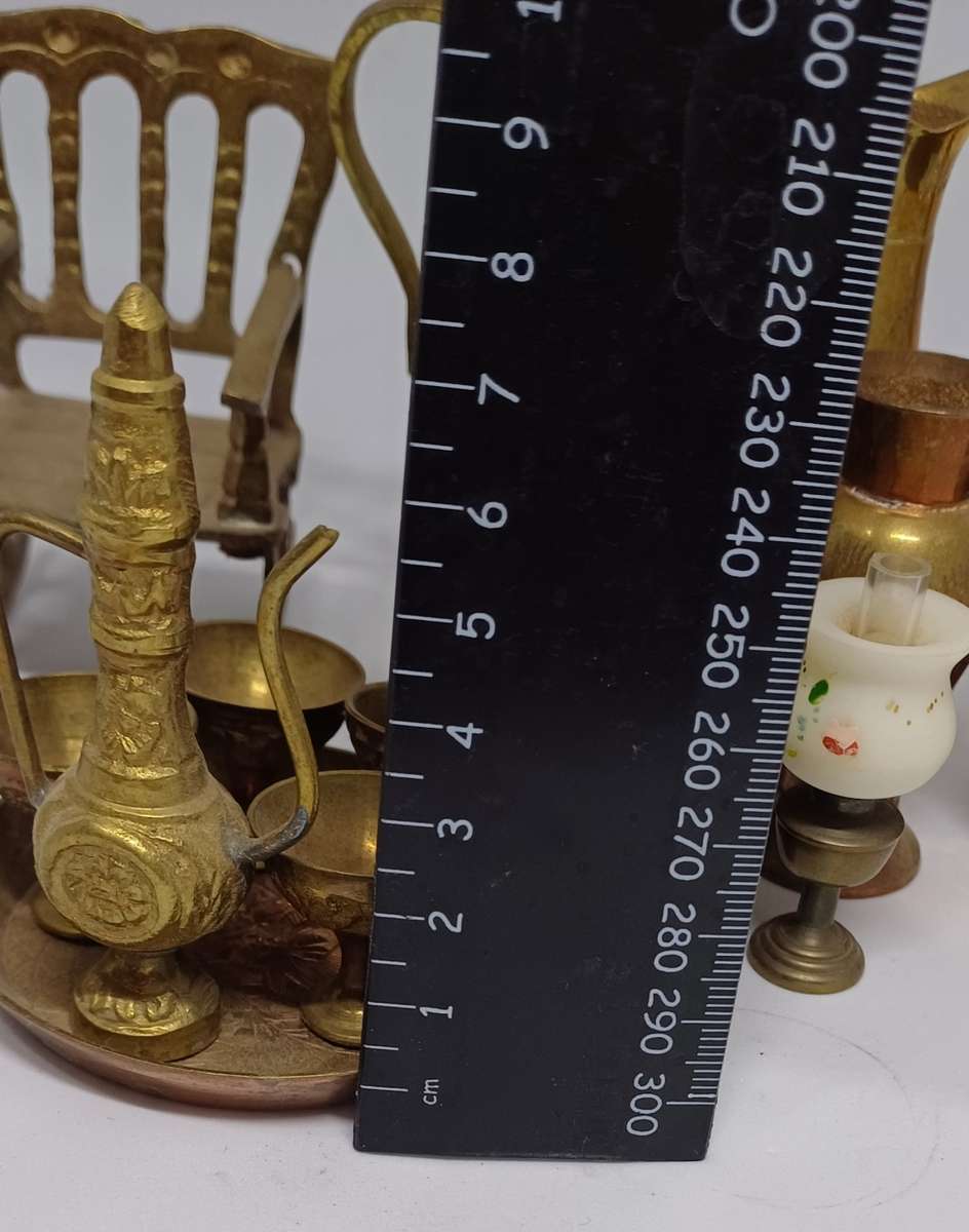 Collection of smalls- brassware