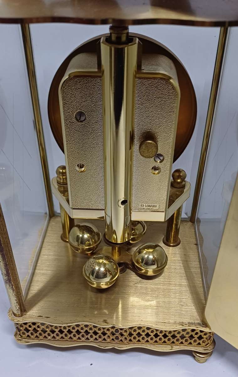 Rotating Pendulum clock