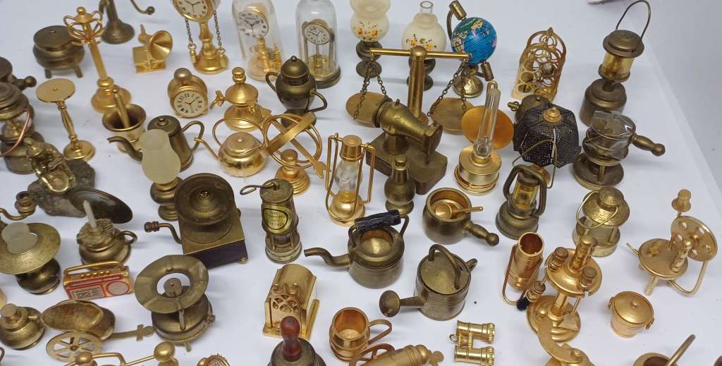 Collection of brass printers tray items