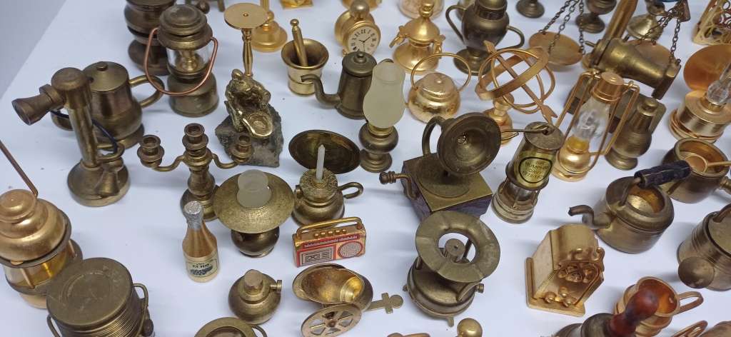 Collection of brass printers tray items