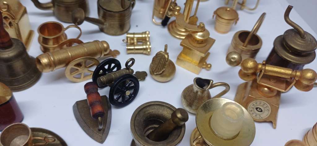 Collection of brass printers tray items