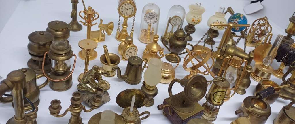 Collection of brass printers tray items