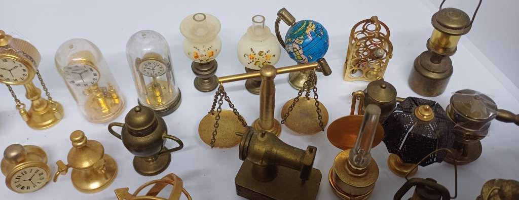 Collection of brass printers tray items