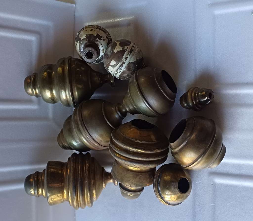 Old Parts(knobs) for brassbeds