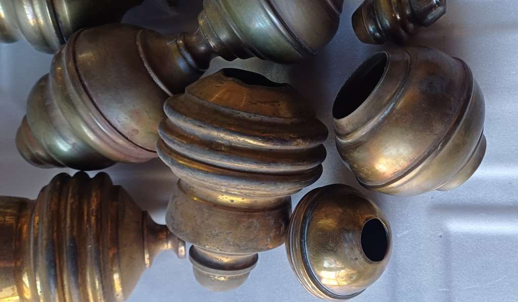 Old Parts(knobs) for brassbeds