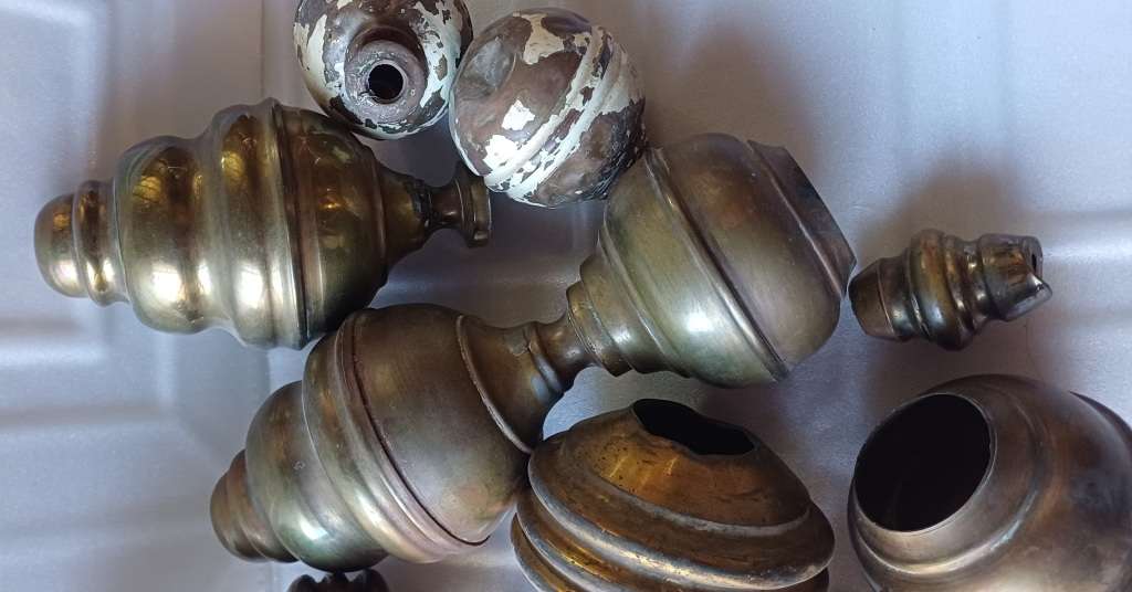 Old Parts(knobs) for brassbeds