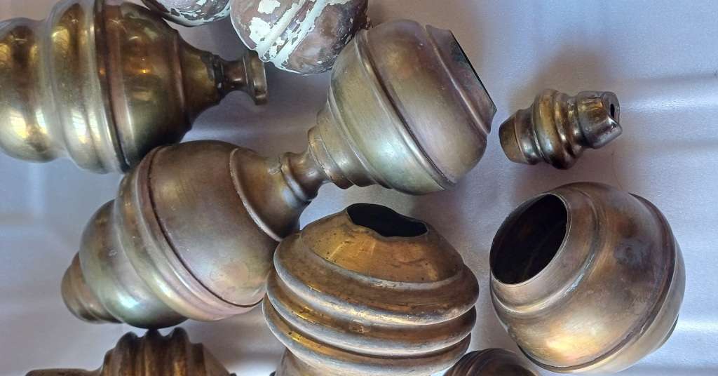 Old Parts(knobs) for brassbeds