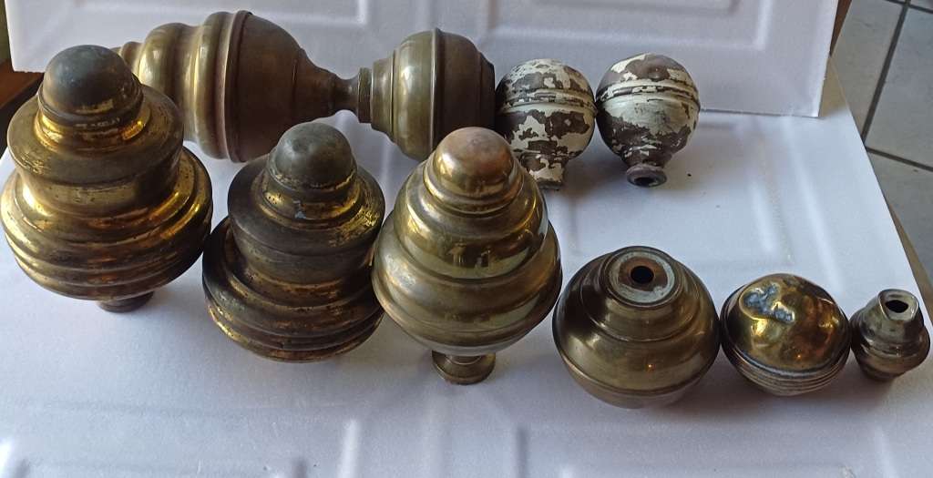Old Parts(knobs) for brassbeds