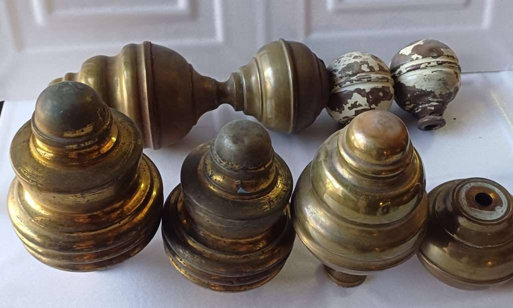 Old Parts(knobs) for brassbeds