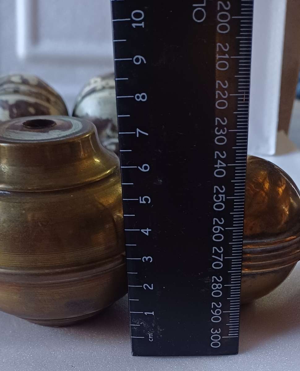 Old Parts(knobs) for brassbeds