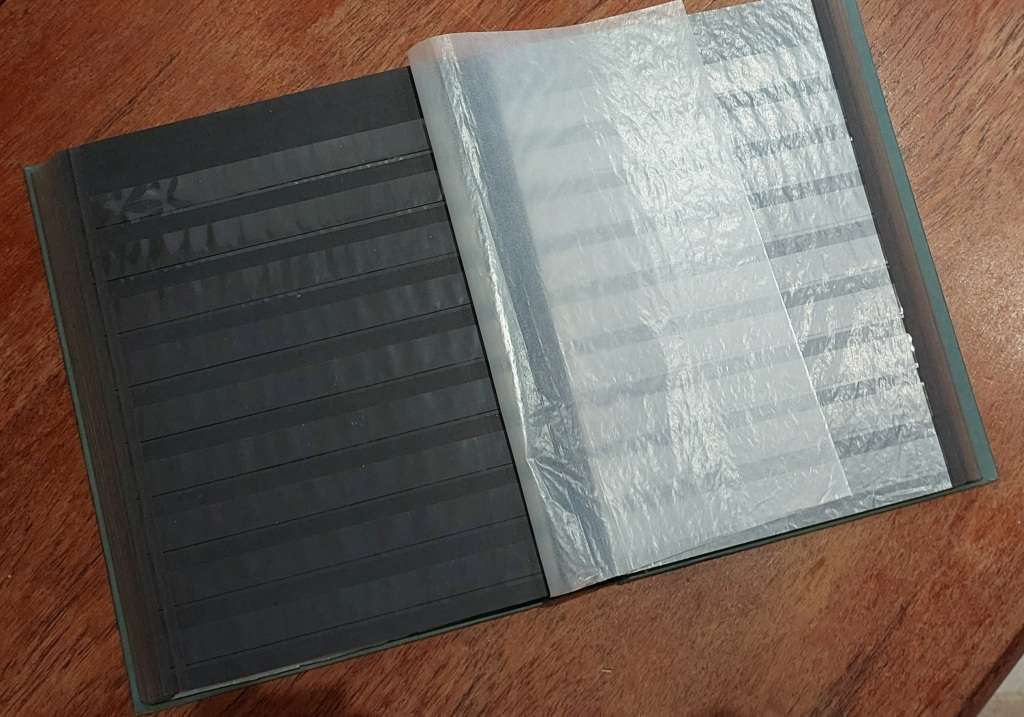 Stamp Stock Book, empty, Good ConditionBlack pg b/g, 32 x d/s pages, 23 x 31cm